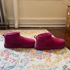UGG ULTRA MINI CLASSIC BOOT PINK SIZE: 6